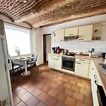 Сasa de vacaciones La Maisonnette - 2 Chambres, Parking, Jardinet & Calme *