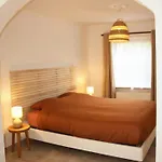 La Maisonnette - 2 Chambres, Parking, Jardinet & Calme Сasa de vacaciones