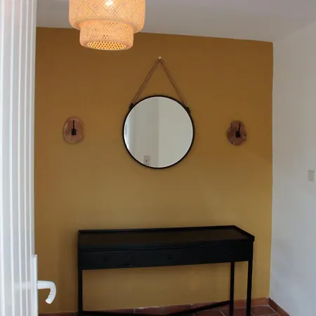 La Maisonnette - 2 Chambres, Parking, Jardinet & Calme Дом отдыха Турне