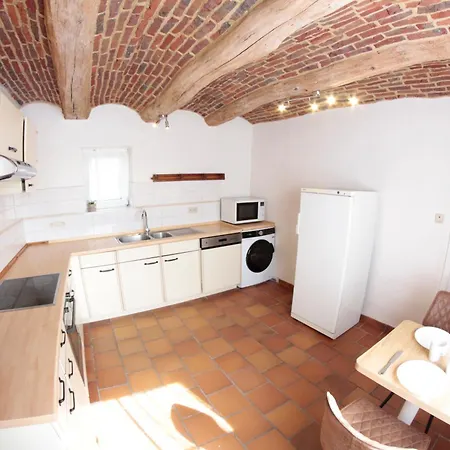 La Maisonnette - 2 Chambres, Parking, Jardinet & Calme Tournai