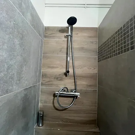 بيت للعطل La Maisonnette - 2 Chambres, Parking, Jardinet & Calme تورناي