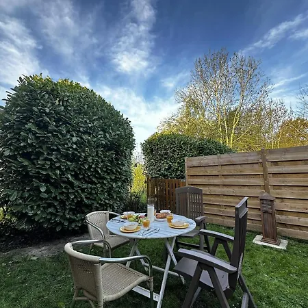 La Maisonnette - 2 Chambres, Parking, Jardinet & Calme *