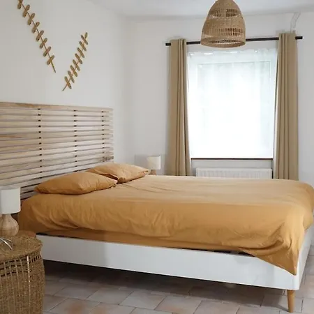 Дом отдыха La Maisonnette - 2 Chambres, Parking, Jardinet & Calme