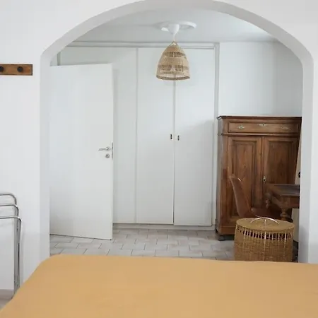 La Maisonnette - 2 Chambres, Parking, Jardinet & Calme Дом отдыха *