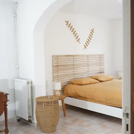 La Maisonnette - 2 Chambres, Parking, Jardinet & Calme بيت للعطل تورناي