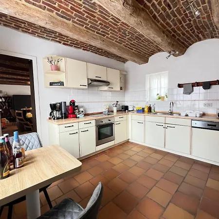 La Maisonnette - 2 Chambres, Parking, Jardinet & Calme بيت للعطل *