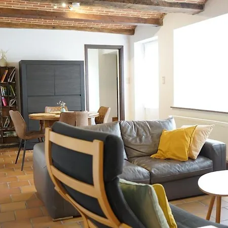 La Maisonnette - 2 Chambres, Parking, Jardinet & Calme بيت للعطل تورناي