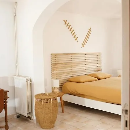 La Maisonnette - 2 Chambres, Parking, Jardinet & Calme
