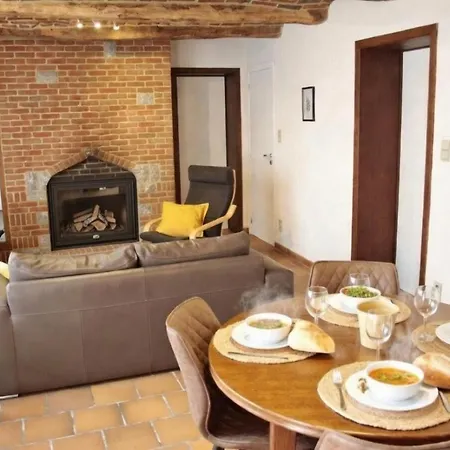La Maisonnette - 2 Chambres, Parking, Jardinet & Calme * トゥルネー